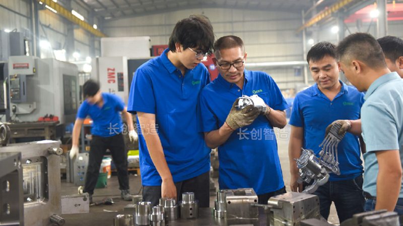 模具设计与制造：本质差异与关键要点**