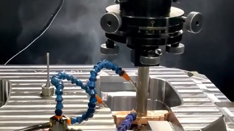 佛山模具钢批发市场：揭秘模具钢的选择与运用**