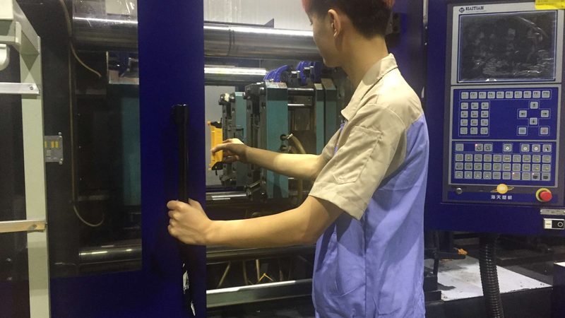 硅胶模具与钢模：蛋糕制作中的双剑合璧